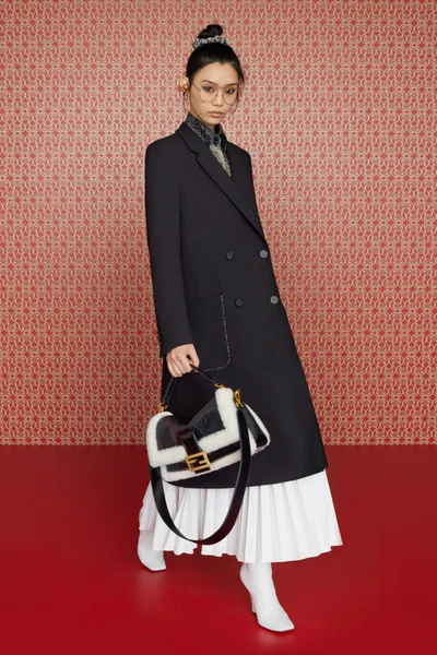 Look 19